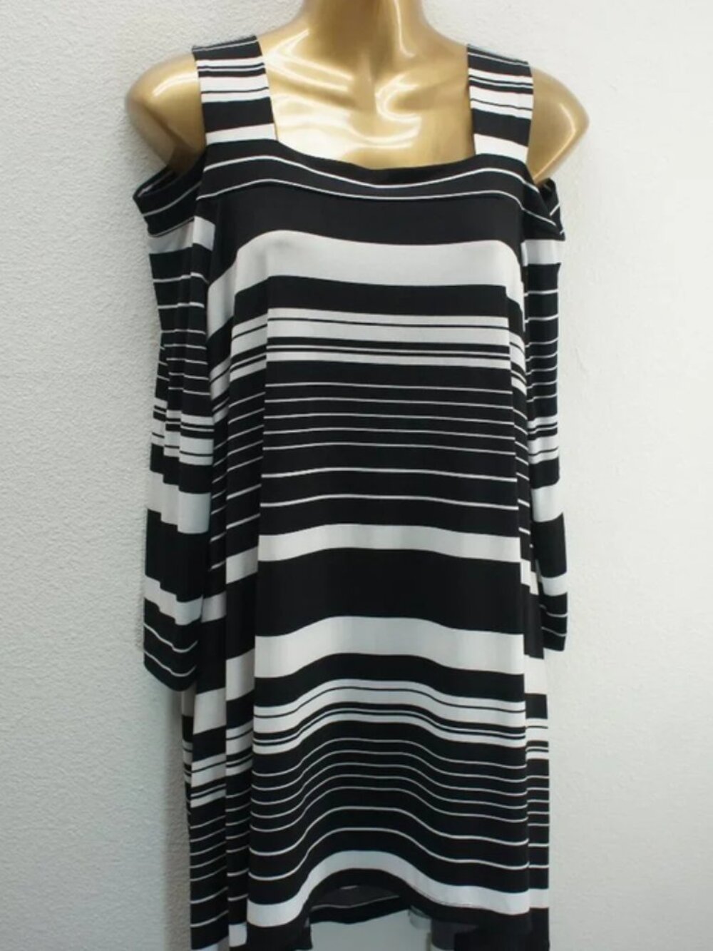 Chico's Stripe Cold Shoulder Tunic Top size 1 - Picture 2 of 4
